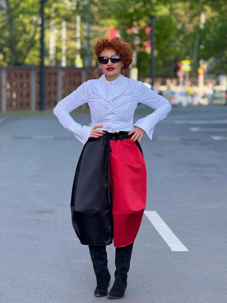 Pantaloni Ballon Contrast, Negru cu Rosu photo review