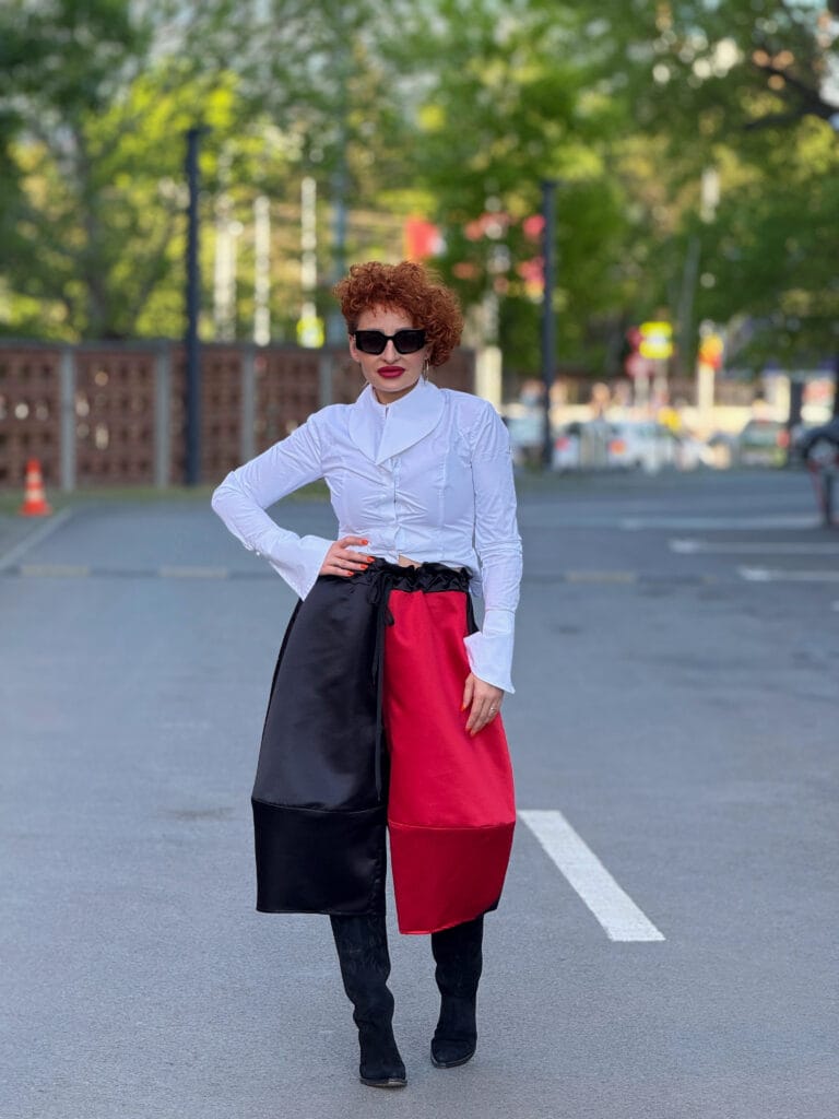 Pantaloni Ballon Contrast, Negru cu Rosu photo review
