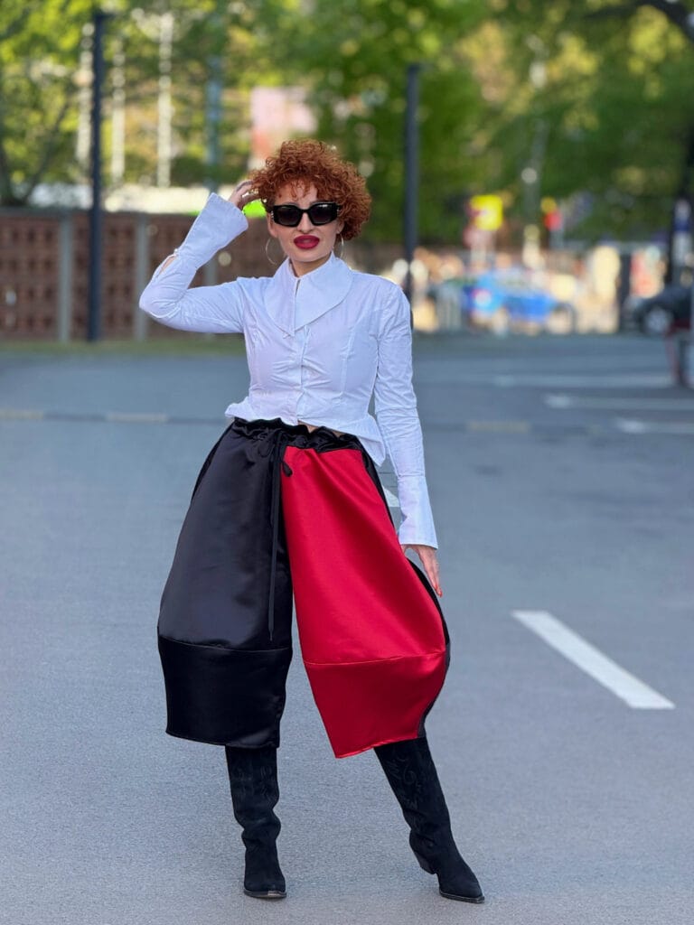 Pantaloni Ballon Contrast, Negru cu Rosu photo review