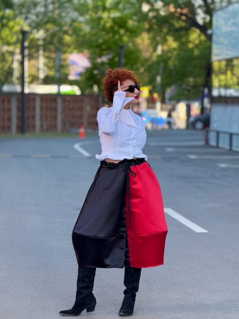 Pantaloni Ballon Contrast, Negru cu Rosu photo review