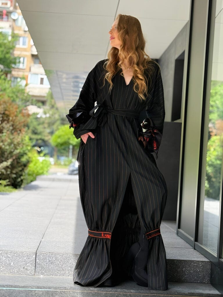 Rochie Adams, stofa, Negru cu dungi photo review