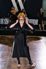 Pardesiu negru din Tafta de Lux si Maneci cu Volum - imagine 4